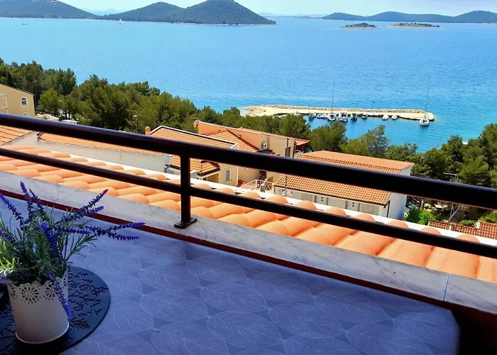Mima With Sea View Drage